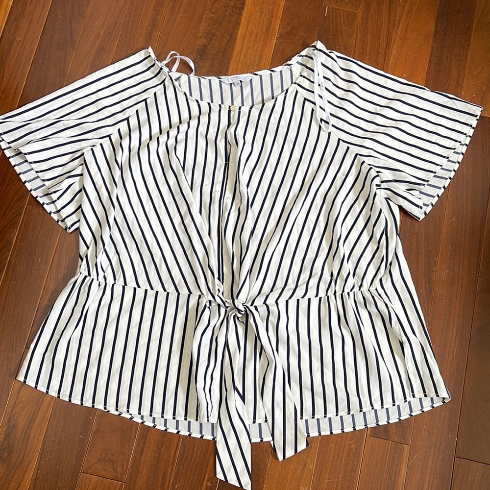 Estelle Women’s Top size 3X